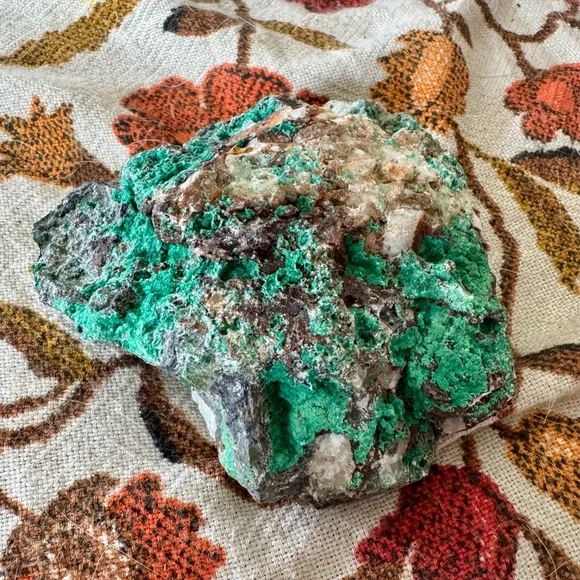 Emerald Green Malachite Crystalline Decor Accent - Picture 4 of 15